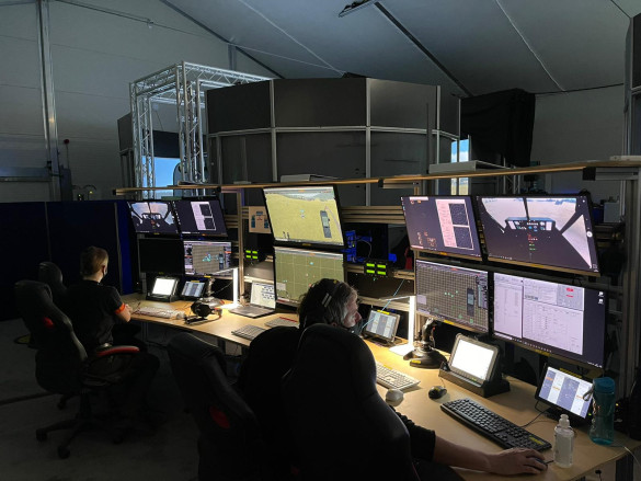 Personnel in front of screens at training facility in Sintra